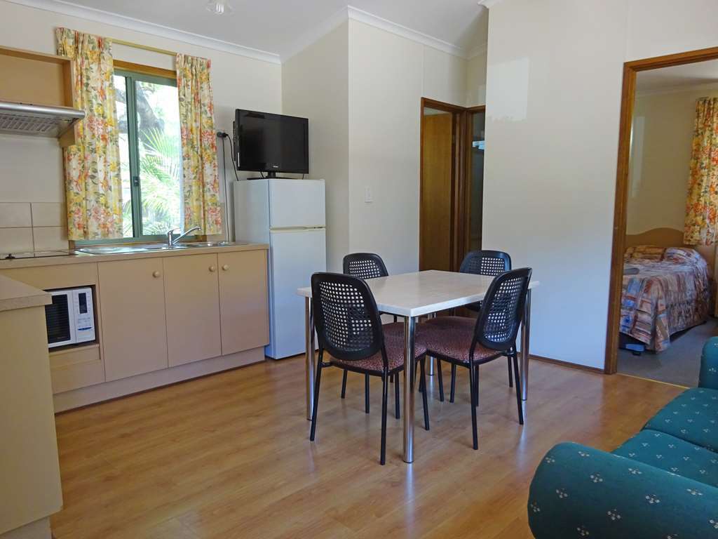 Adelaide Caravan Park - Aspen Holiday Parks Szoba fotó
